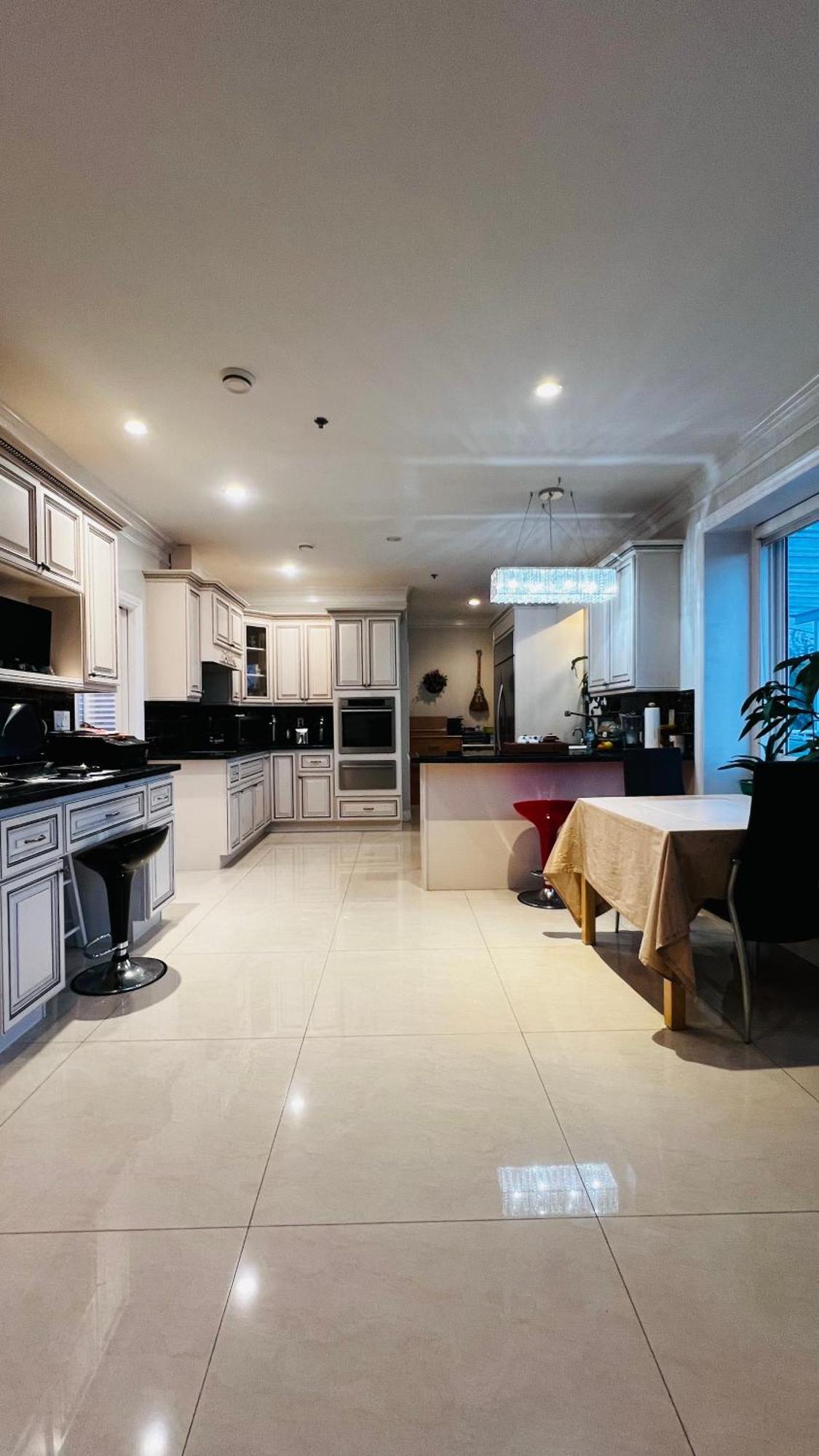 Coze Home In Vancouver Near Yvr ภายนอก รูปภาพ