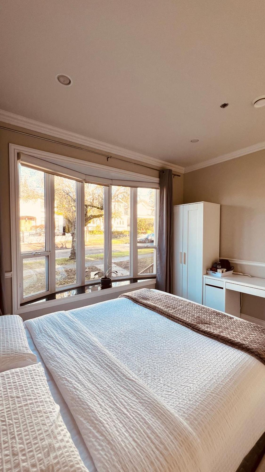 Coze Home In Vancouver Near Yvr ภายนอก รูปภาพ